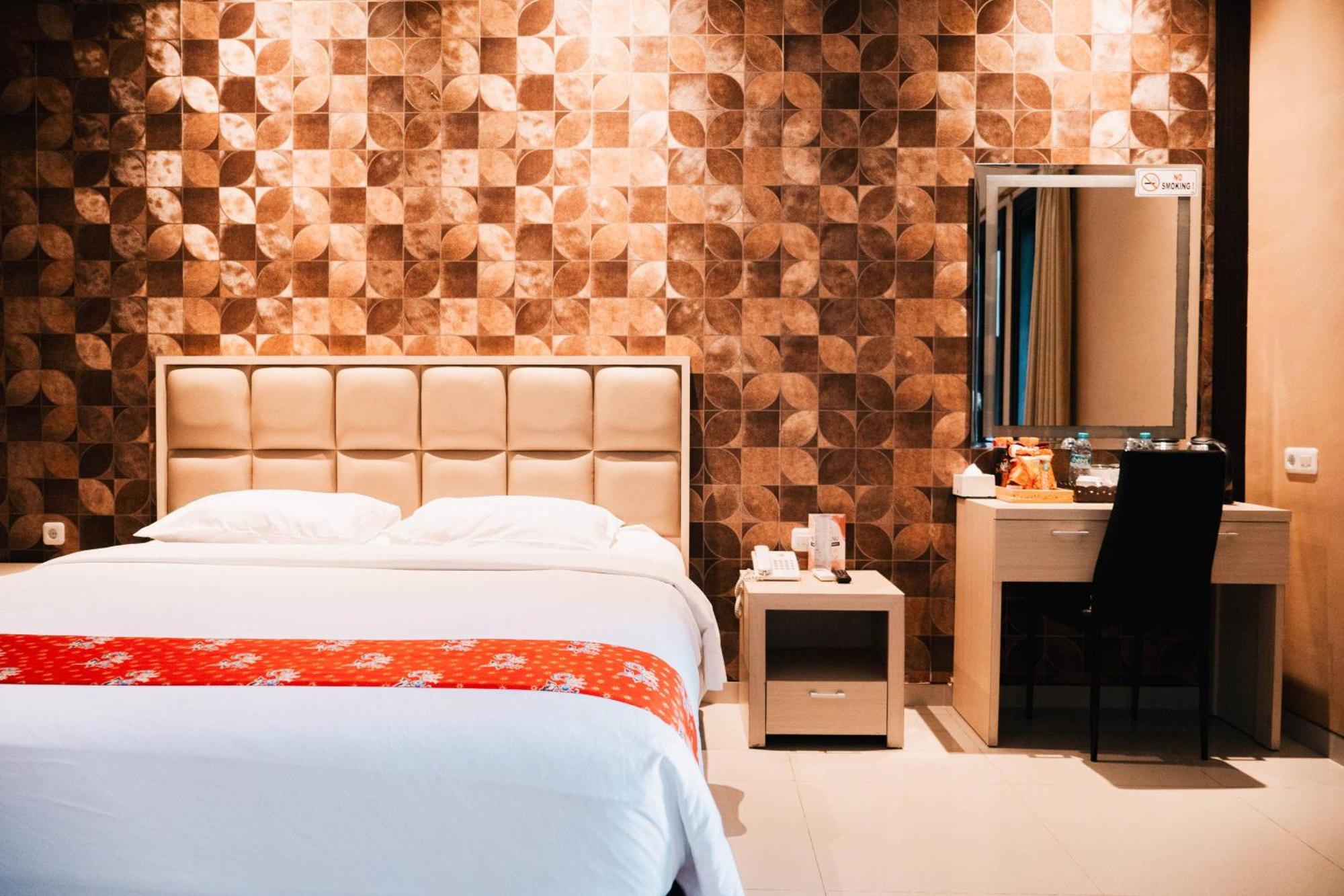 New Surya Hotel Banyuwangi  Extérieur photo