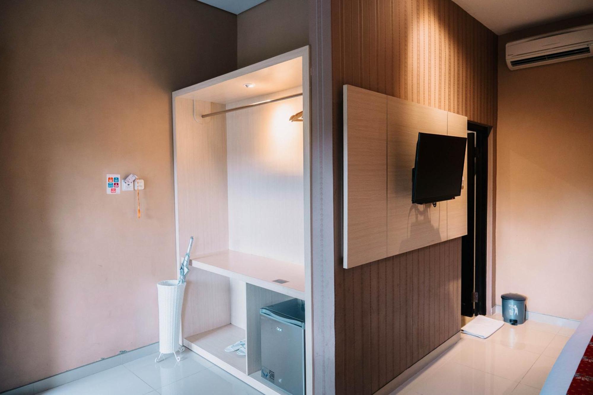 New Surya Hotel Banyuwangi  Extérieur photo