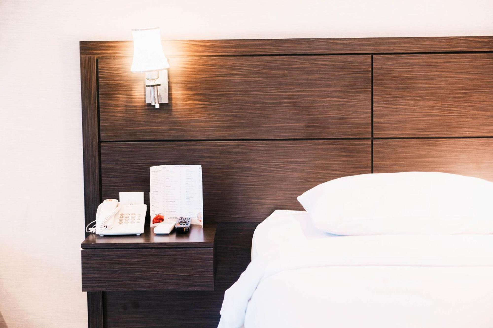 New Surya Hotel Banyuwangi  Chambre photo