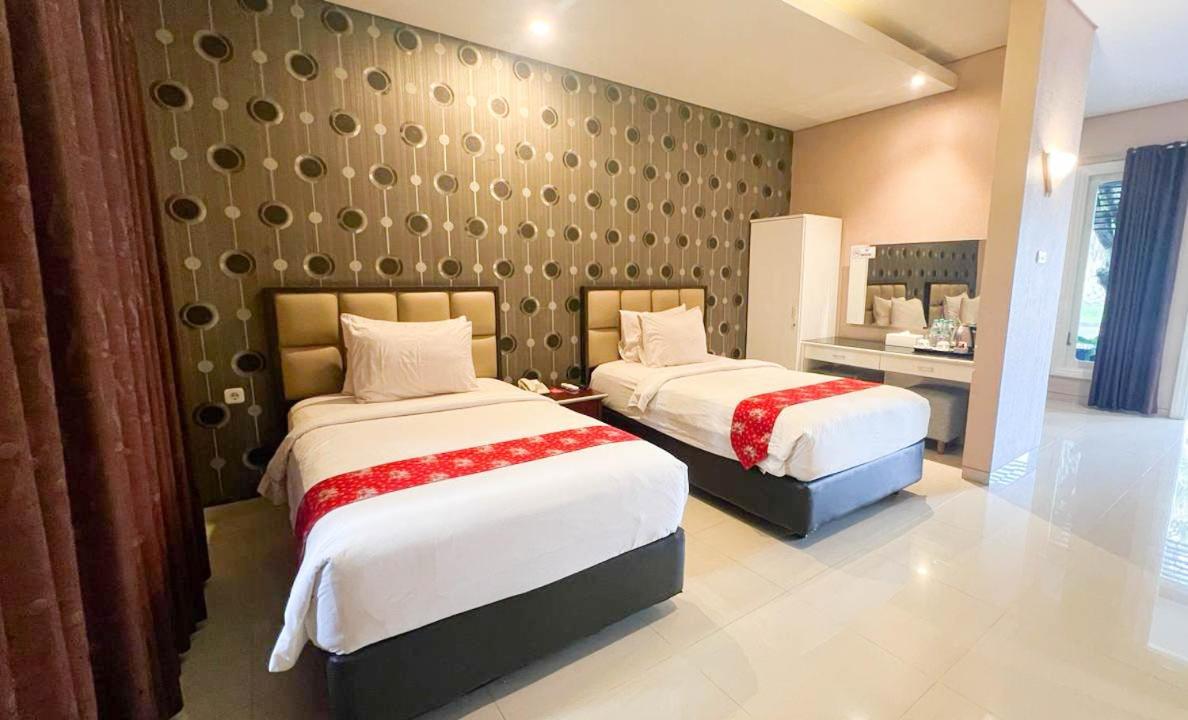 New Surya Hotel Banyuwangi  Extérieur photo