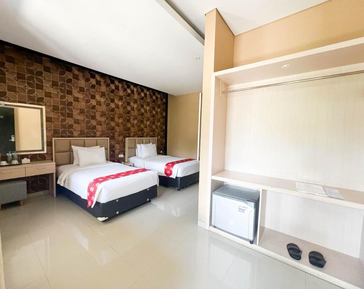 New Surya Hotel Banyuwangi  Extérieur photo