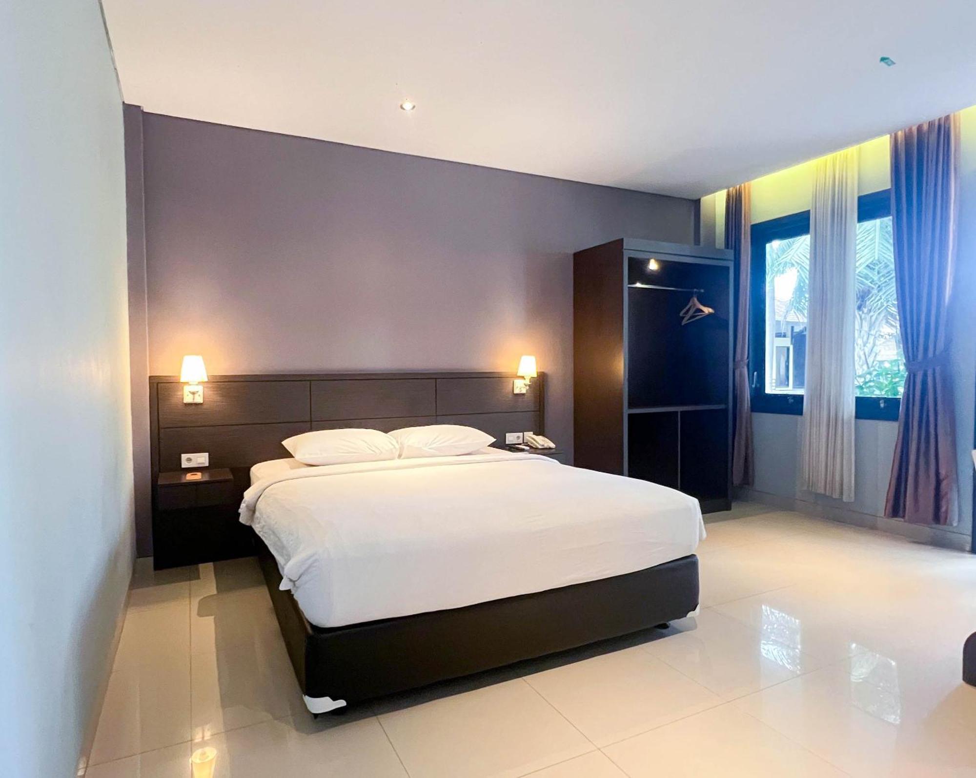 New Surya Hotel Banyuwangi  Extérieur photo